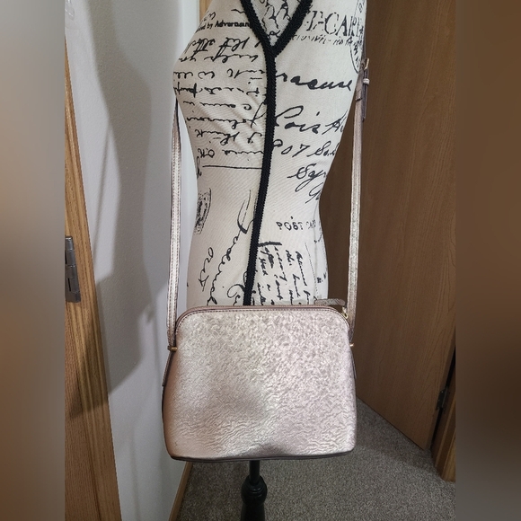 Kate Spade New York Barbiecore Blush Pink Metallic Crossbody Bag Purse - Picture 3 of 5